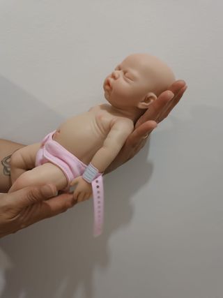 Bebé de silicona de platino de 32 centímetros