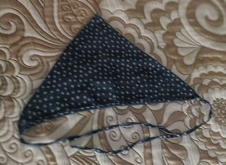 Pañueleta niña,azul marino con detalles blancos