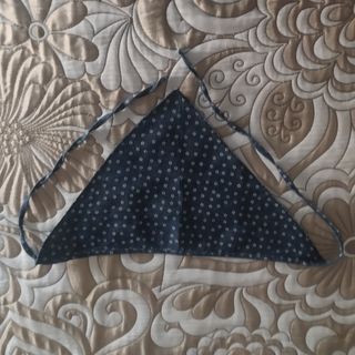 Pañueleta niña,azul marino con detalles blancos