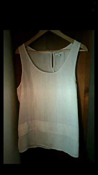 Sin mangas de la marca GAP, a estrenar