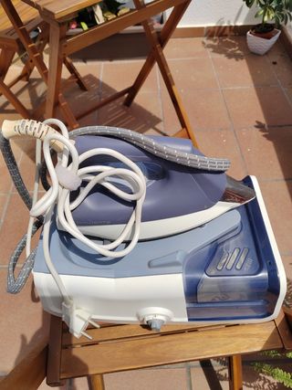 ROWENTA Centro de planchado URGE VENDER