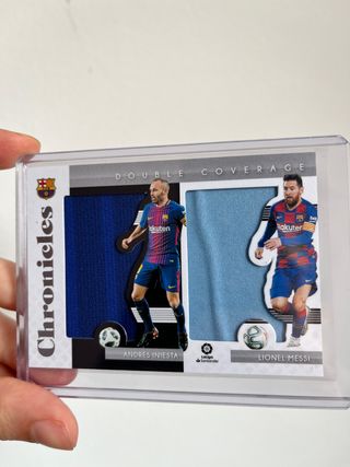LIONEL MESSI + INIESTA PATCH PANINI TOPPS CROMO 