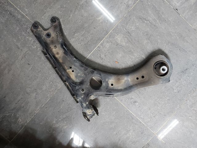 trapecios derecho volkswagen polo 2018