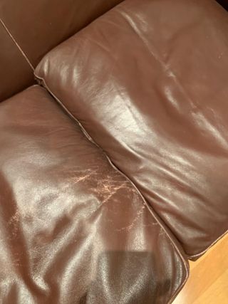 Divano 3 posti Frau in pelle te tavolino