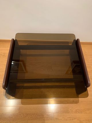 Divano 3 posti Frau in pelle te tavolino