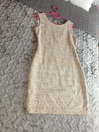 Vestido elástico corto 