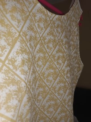 Vestido elástico corto 