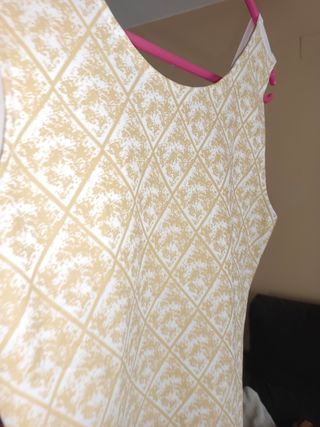 Vestido elástico corto 