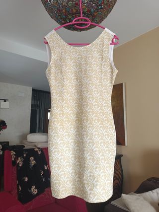 Vestido elástico corto 
