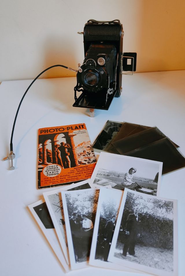 Antigua cámara de fotos + varios accesorios 