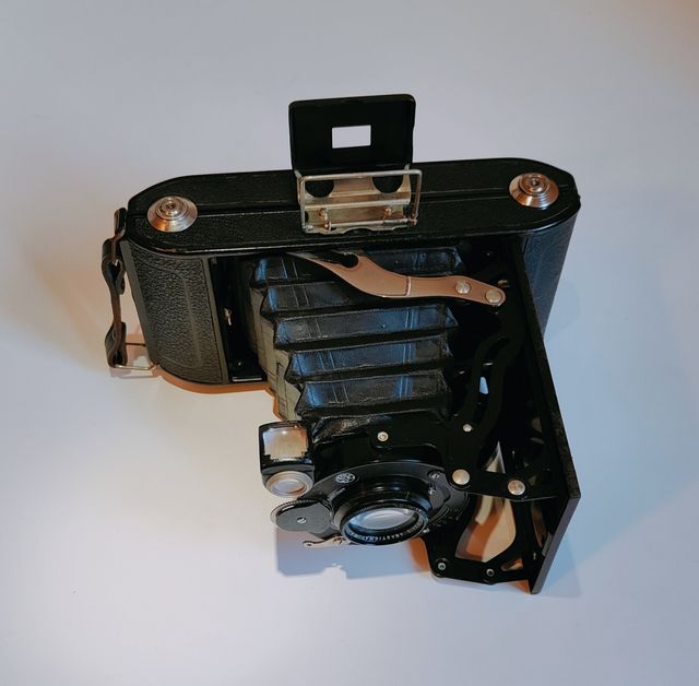 Antigua cámara de fotos + varios accesorios 