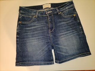 Pantalón tejano corto Stradivarius