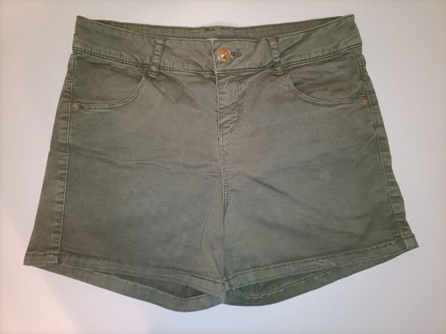 Pantalón tejano corto Stradivarius