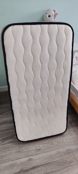 cuna blanca+colchón visco (25euros)