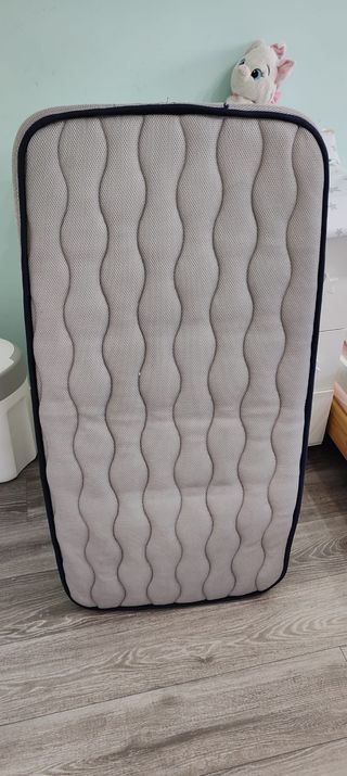 cuna blanca+colchón visco (25euros)