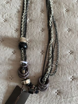 Collar de Adolfo Domínguez