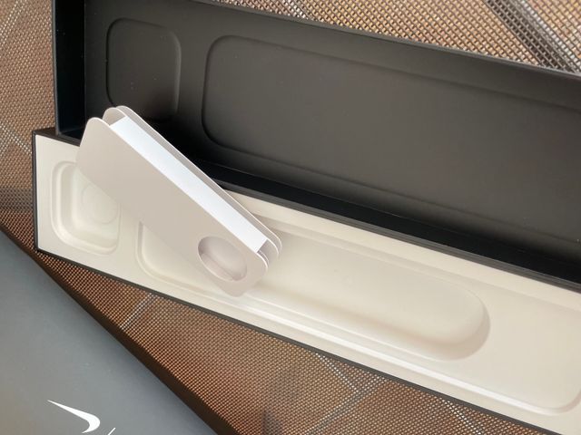 Caja Apple Watch SE (2020) nike