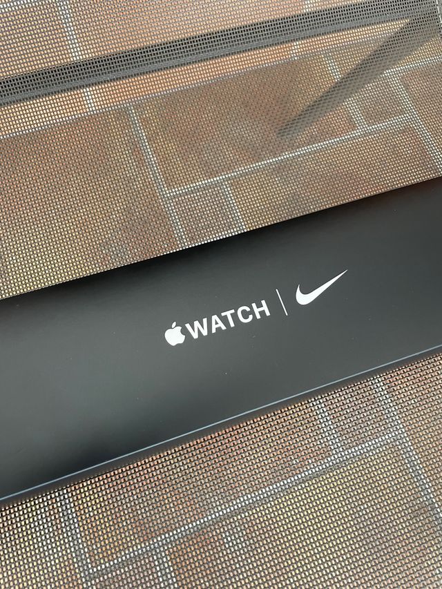 Caja Apple Watch SE (2020) nike