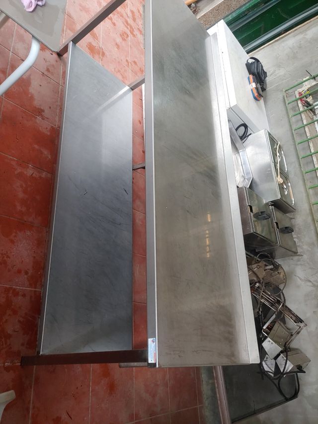 mesa de acero inoxidable