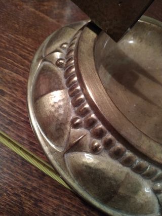 Antiguo cenicero de cobre