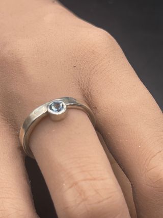 Anillo plata y topacio azul