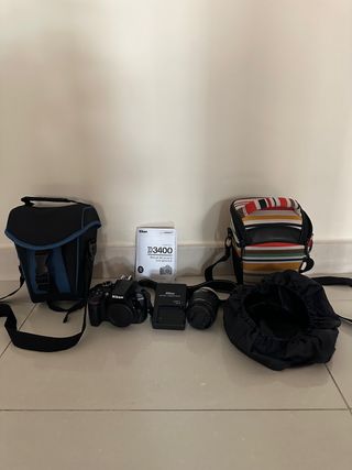 Cámara réflex-Nikon D3400 + Objetivo 18-55mm.
