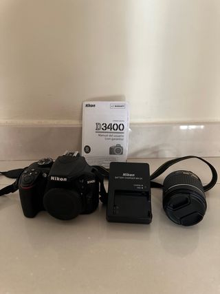 Cámara réflex-Nikon D3400 + Objetivo 18-55mm.