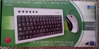 Teclado multimedia compacto y ratón óptico