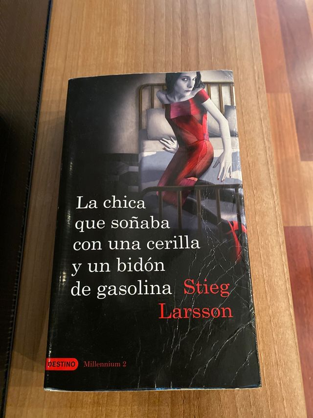 La chica que soñaba con una cerilla y un bidón