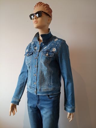 Cazadora vaquera de Pilar Prieto