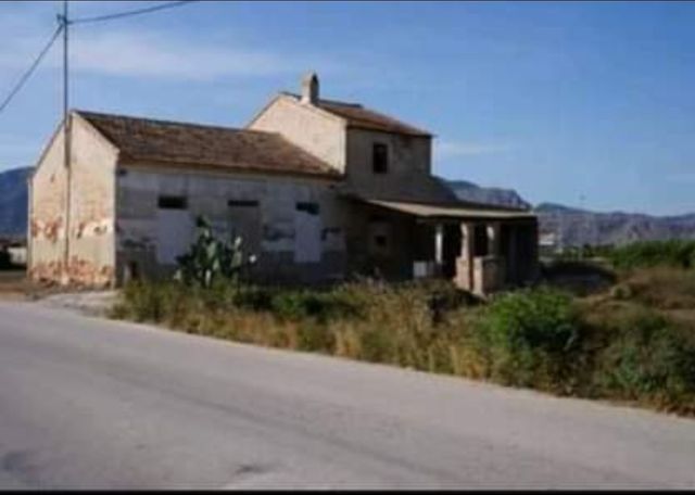 Para construir + terreno de al lado