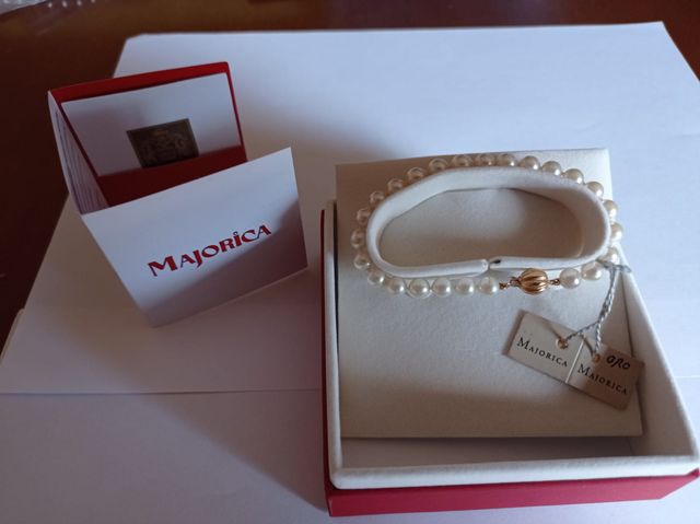 Pulsera Majòrica con cierre de Oro de 18k