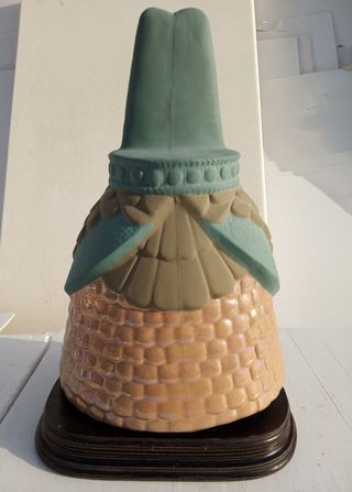 Escultura egipcia Cleopatra policromada