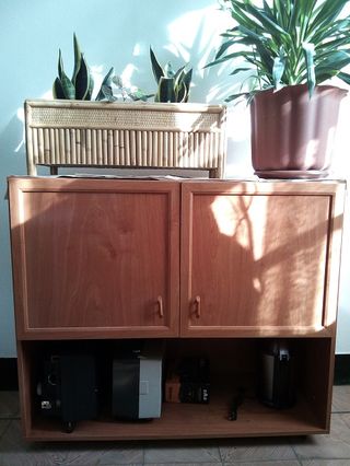 MUEBLE MULTIUSOS CON RUEDAS