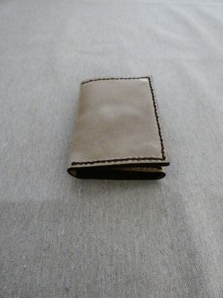 Cartera de cuero hecha a mano