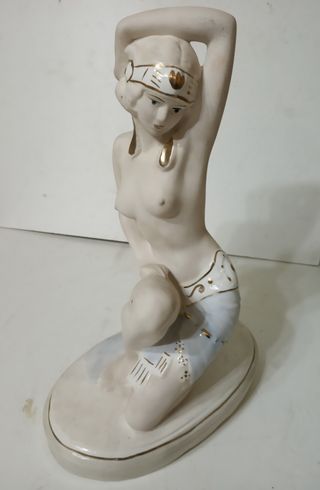 Antigua figura porcelana mujer desnuda