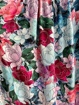 Vestido invitada premama raso flores + cinturón