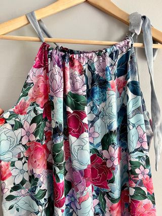 Vestido invitada premama raso flores + cinturón