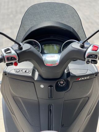 PIAGGIO MP3 300
