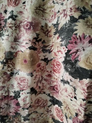 camiseta flores Bershka 