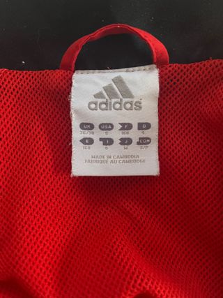 Chaqueta Adidas Roja Vintage 90’s Style