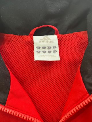 Chaqueta Adidas Roja Vintage 90’s Style