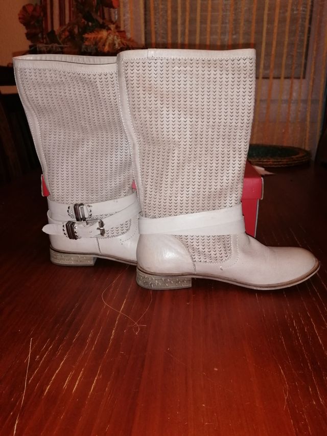 botas piel de verano. t. 36