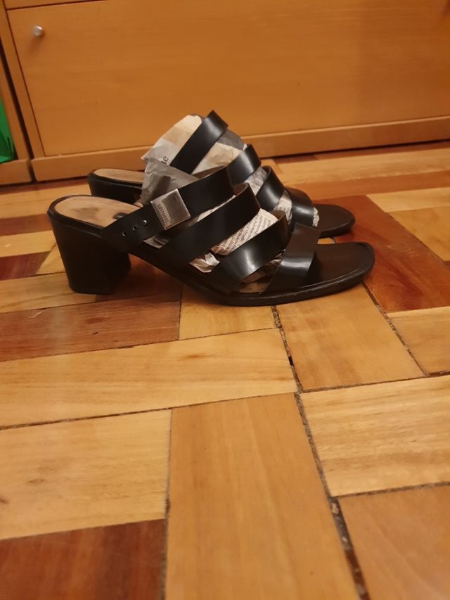 Sandalia Lottusse talla 39..6,5 inglesa