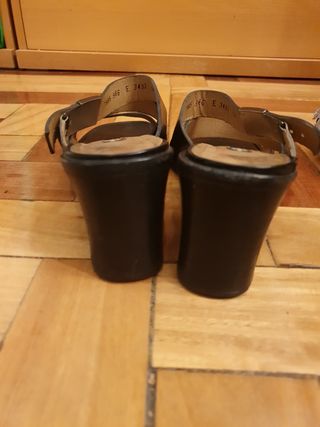 Sandalia Lottusse talla 39..6,5 inglesa