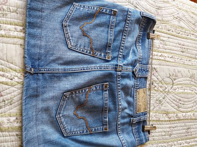 falda vaquera de Blanco.