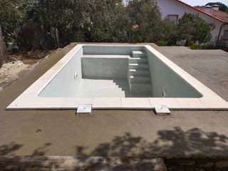 Piscinas, construcción y gunitado vía húmeda