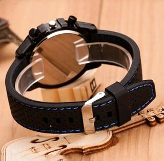 Reloj para hombre de cuarzo, color negro y blanco.