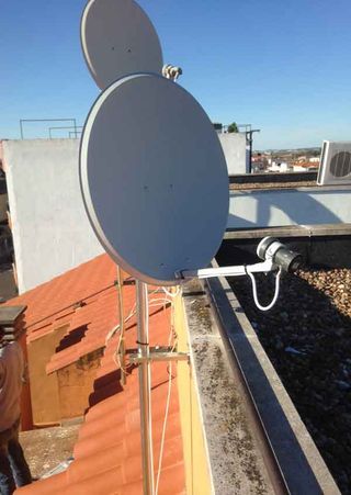 Se hacen instalaciones de Antenas parabolicas.