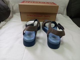 CAMPER. Sandalias de ante.